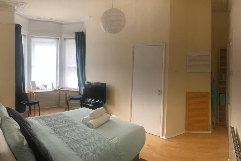 West Drayton  Marcela'S Place - Private Studio Near Heathrow מראה חיצוני תמונה