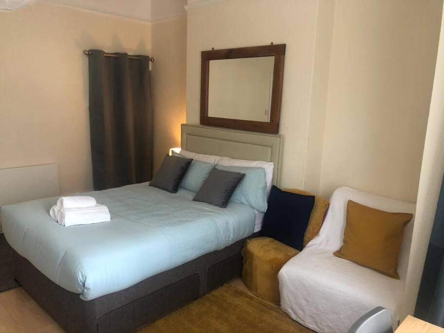 West Drayton  Marcela'S Place - Private Studio Near Heathrow מראה חיצוני תמונה