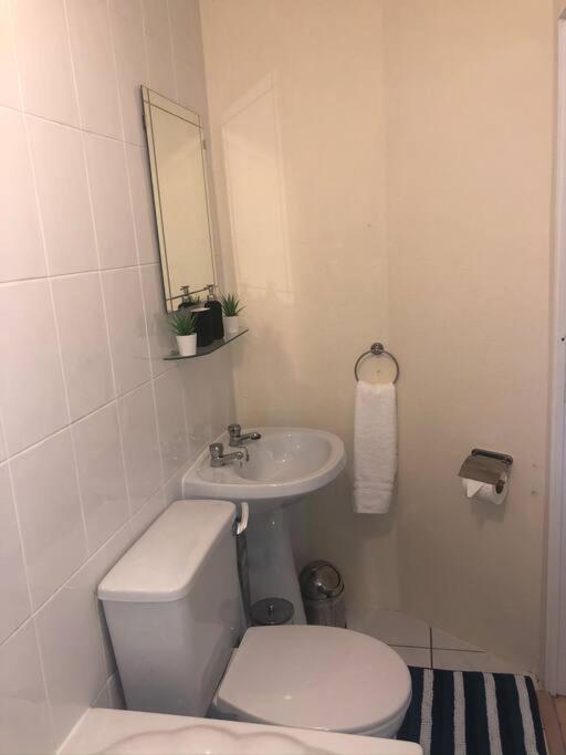 West Drayton  Marcela'S Place - Private Studio Near Heathrow מראה חיצוני תמונה
